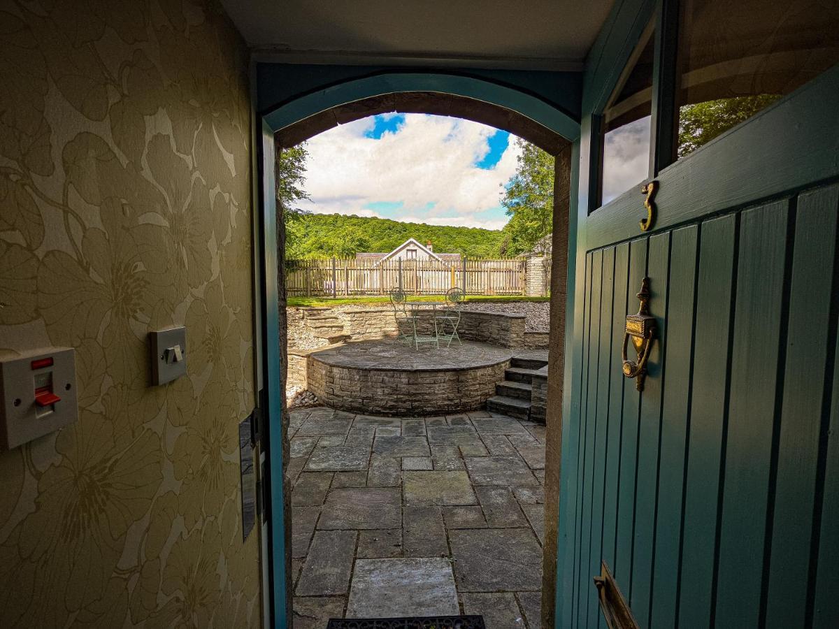 Beautiful Listed Flat With Private Garden, Birnam Apartment ภายนอก รูปภาพ